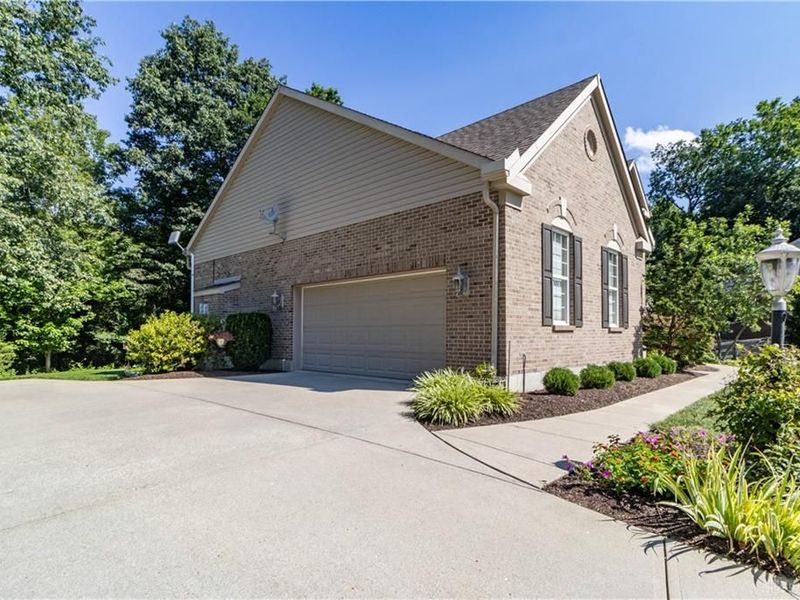 1080 Sedgefield Court, Hamilton Township, OH 45039 Photo 5