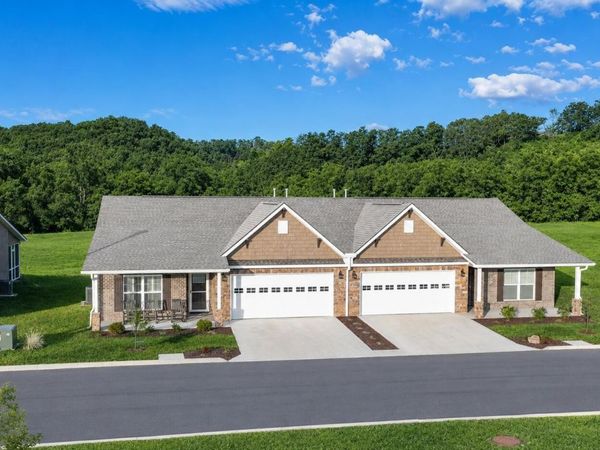 712 Snowflower Circle , Pigeon Forge, TN 37863