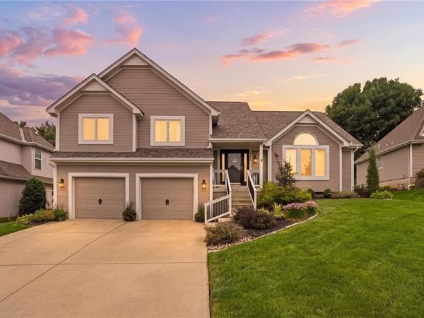 905 NE 100th Court, Kansas City, MO 64155