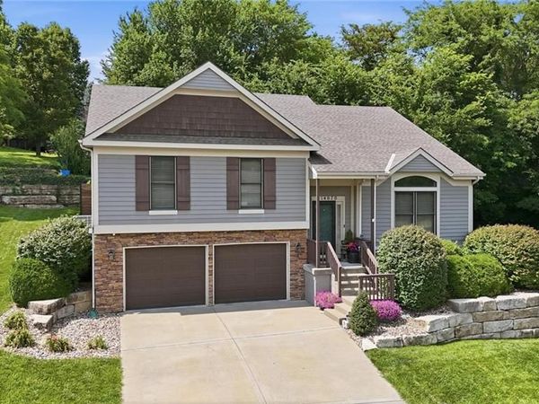 14070 NW 64th Terrace, Parkville, MO 64152