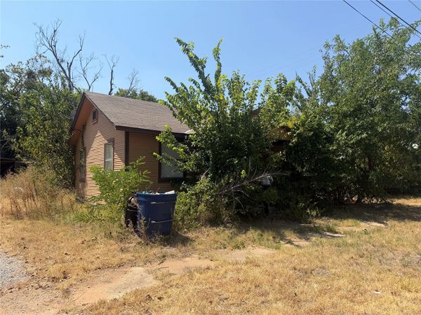 511 5th Street , Healdton, OK 73438