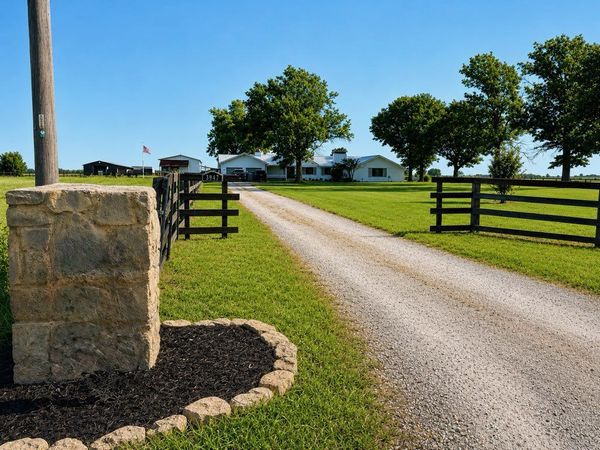 3947 E 340 Road, Talala, OK 74080