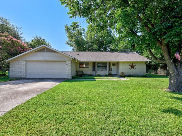 902 Dunman DR, Georgetown, TX 78628