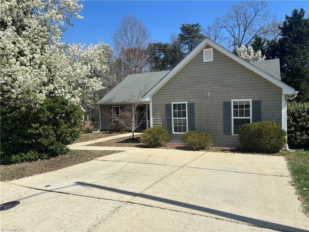 3009 Brookrun Drive, Jamestown, NC 27282 Main Photo