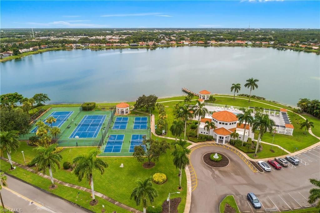 7725 Jewel Ln, Unit 201, Naples, FL 34109 Photo