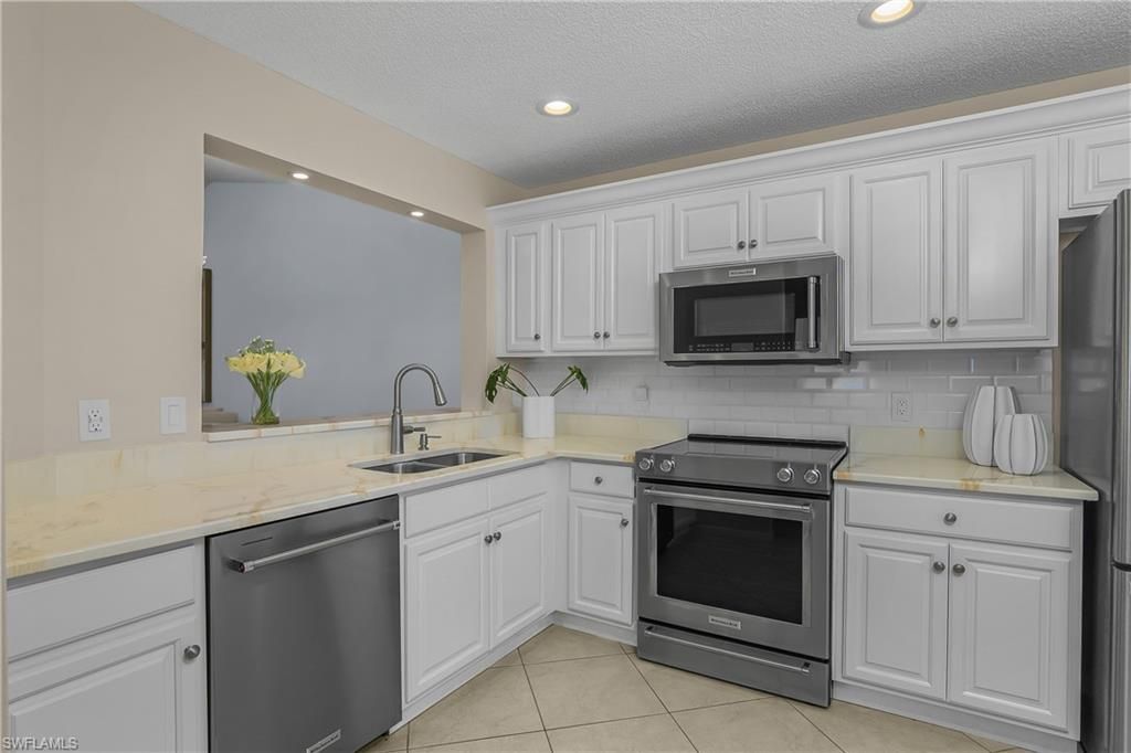 7725 Jewel Ln, Unit 201, Naples, FL 34109 Photo