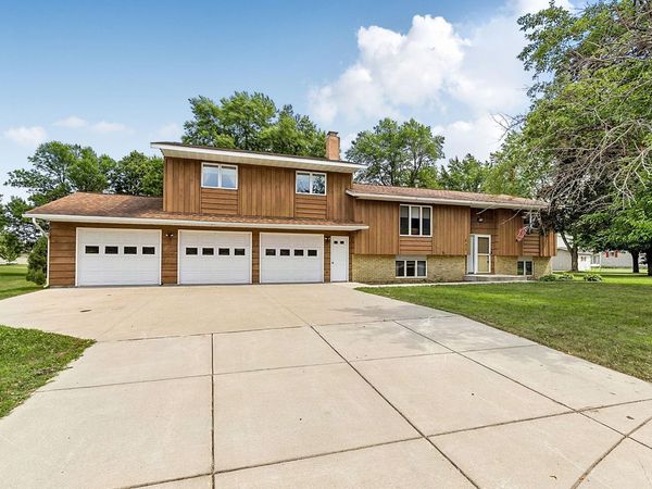 643 Circle Pines Court, Paynesville, MN 56362