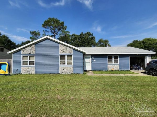 4521 Pine Spring Dr, Pensacola, FL 32505