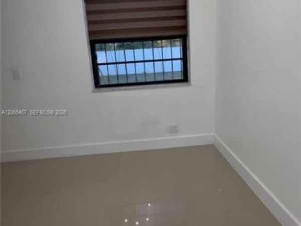 41 NE 195th St , Miami, FL 33179