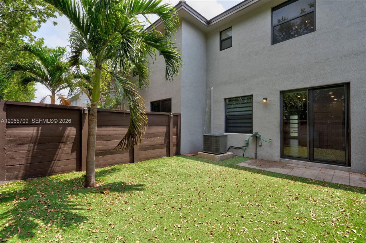 15826 NW 91st Ct , Unit 15826, Miami Lakes, FL 33018 Photo