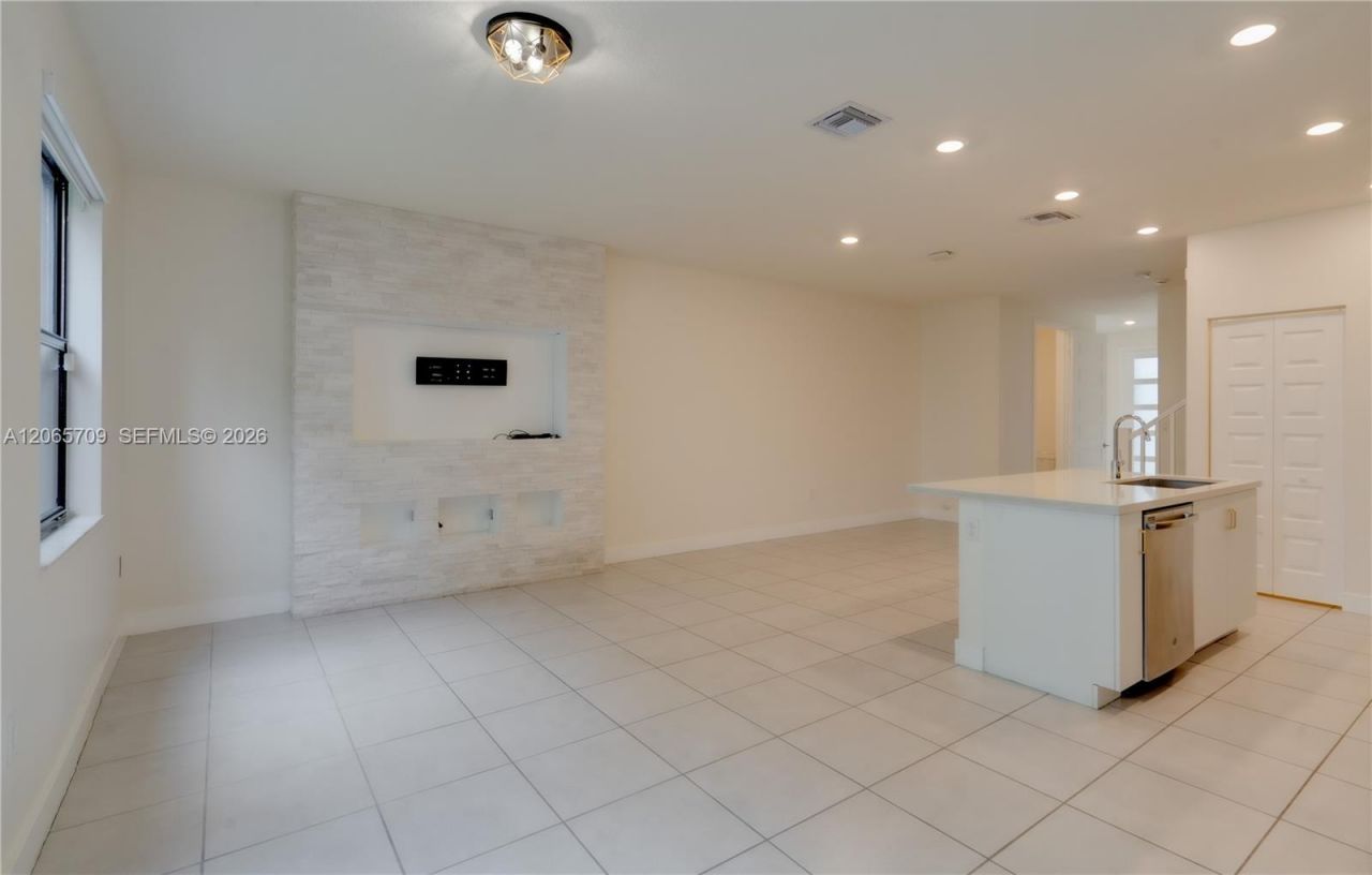 15826 NW 91st Ct , Unit 15826, Miami Lakes, FL 33018 Photo