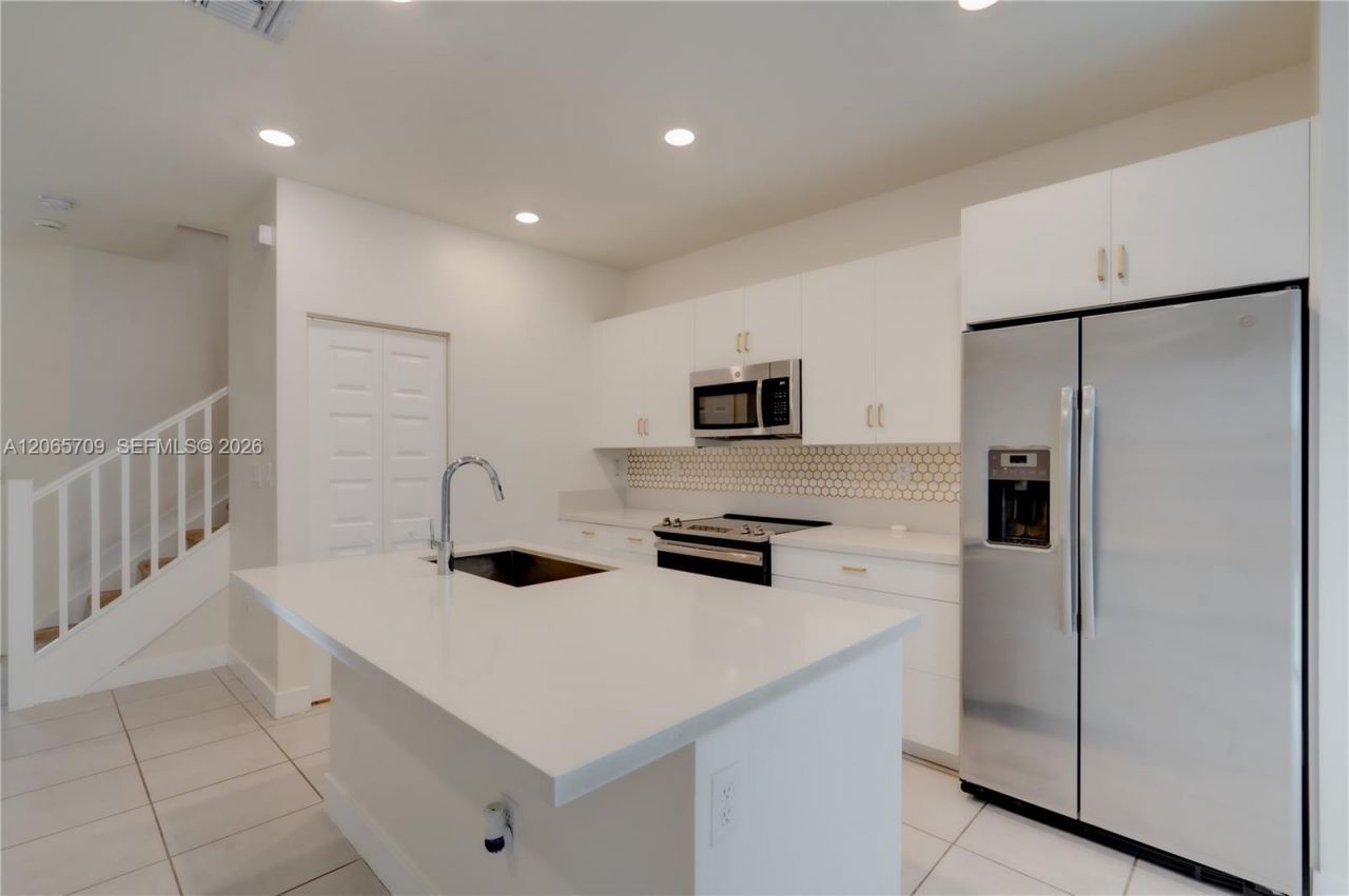 15826 NW 91st Ct , Unit 15826, Miami Lakes, FL 33018 Photo