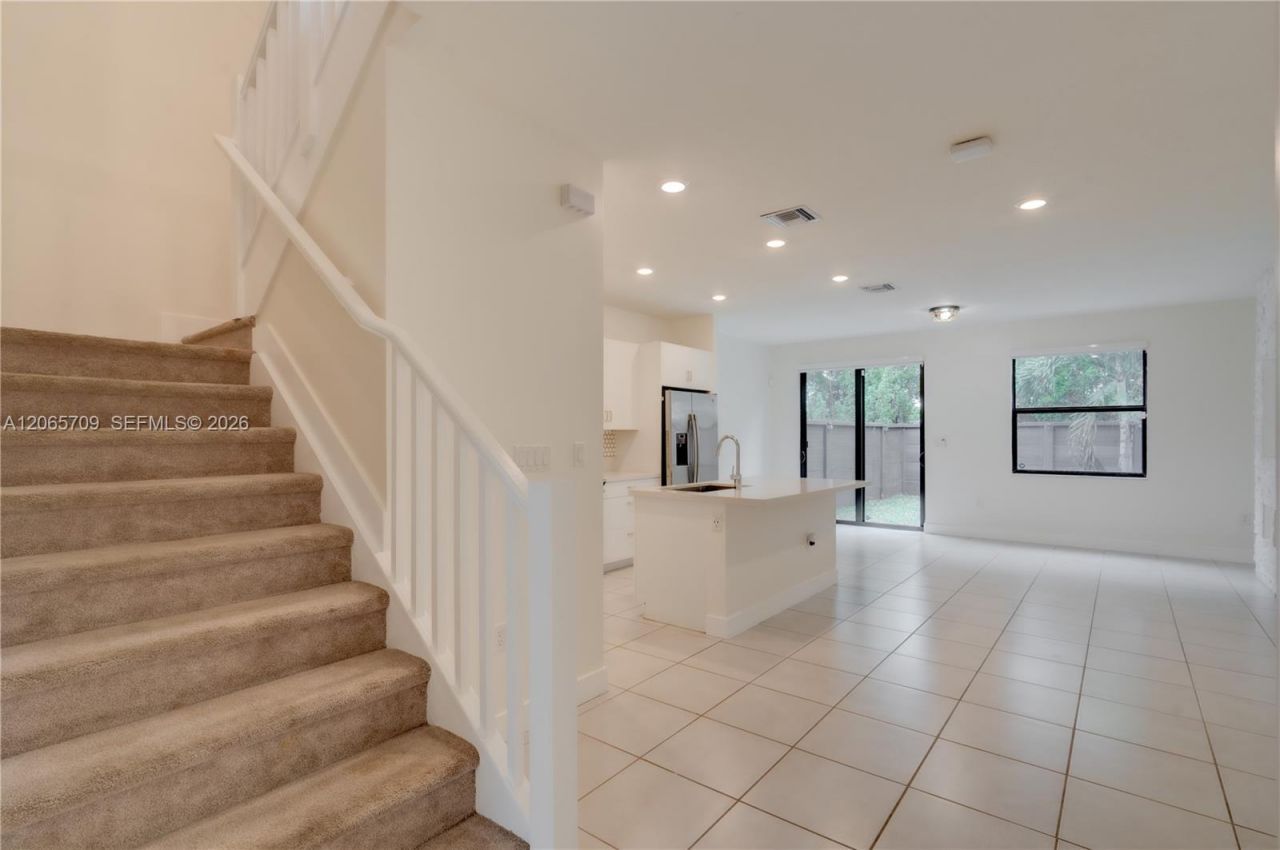 15826 NW 91st Ct , Unit 15826, Miami Lakes, FL 33018 Photo