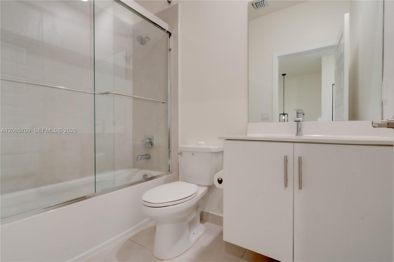 15826 NW 91st Ct , Unit 15826, Miami Lakes, FL 33018 Photo