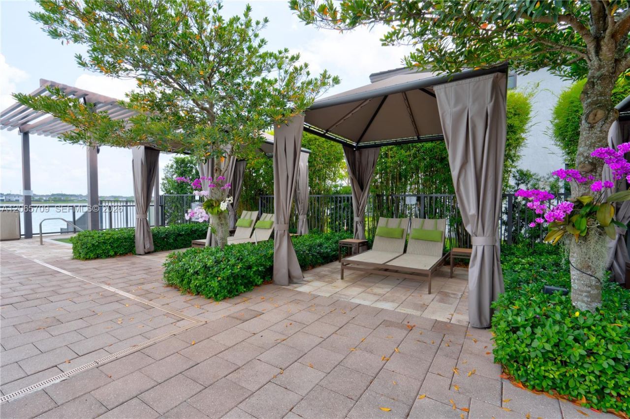 15826 NW 91st Ct , Unit 15826, Miami Lakes, FL 33018 Photo