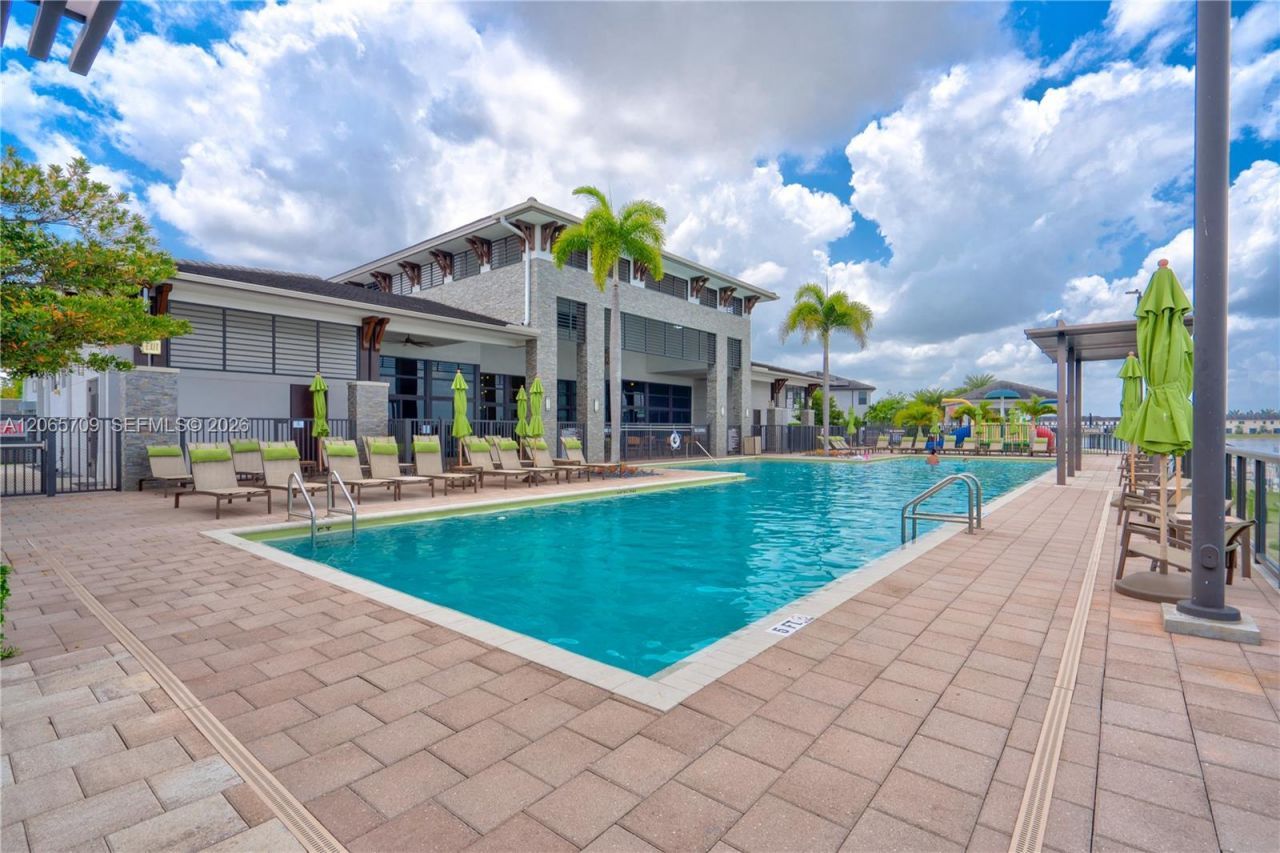 15826 NW 91st Ct , Unit 15826, Miami Lakes, FL 33018 Photo