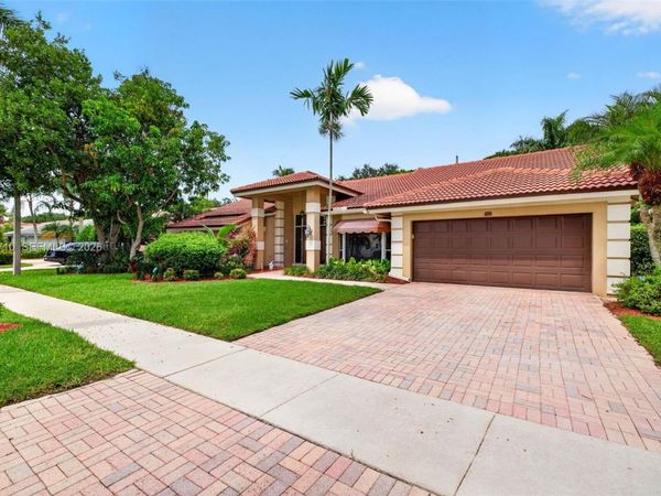 581 NW 110th Ave, Plantation, FL 33324
