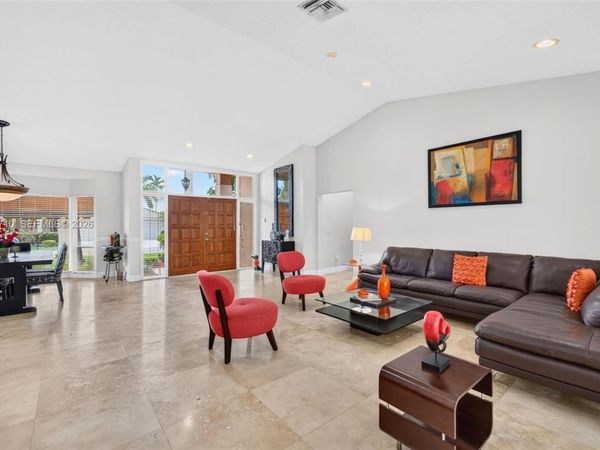 581 NW 110th Ave, Plantation, FL 33324