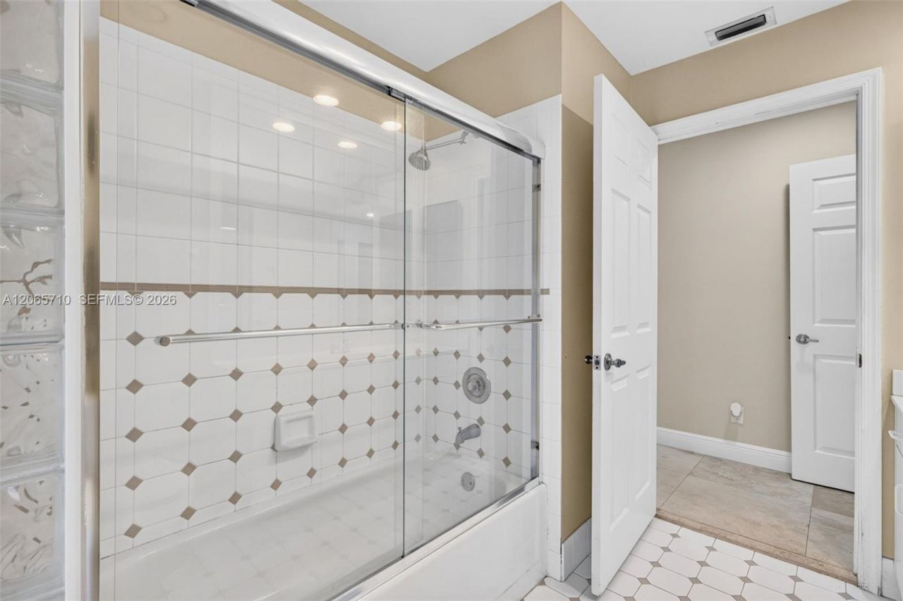 581 NW 110th Ave, Plantation, FL 33324 Photo