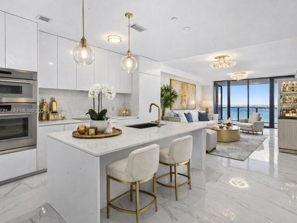 700 NE 24th St , Unit 3502, Miami, FL 33137