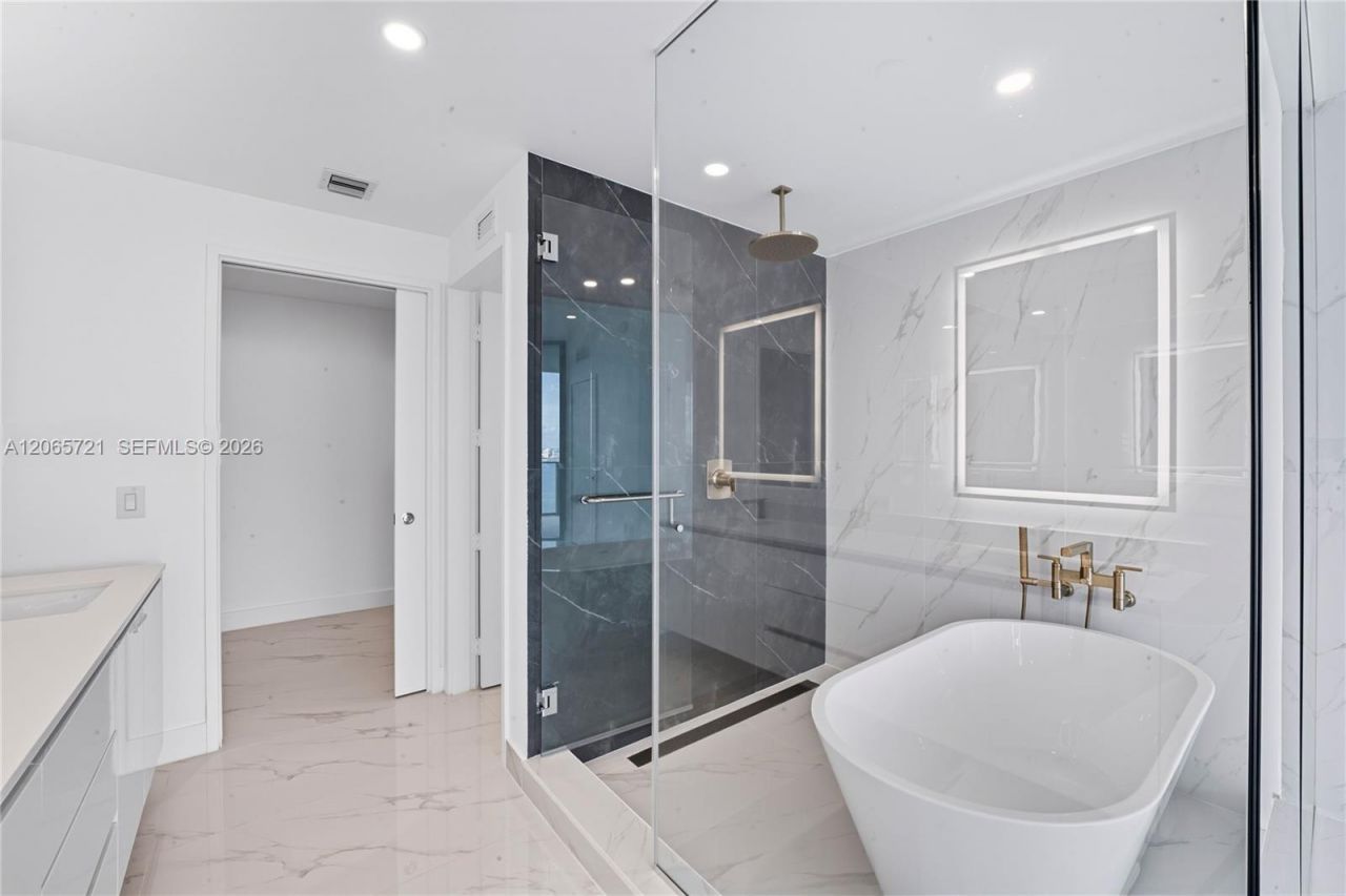 700 NE 24th St , Unit 3502, Miami, FL 33137 Photo