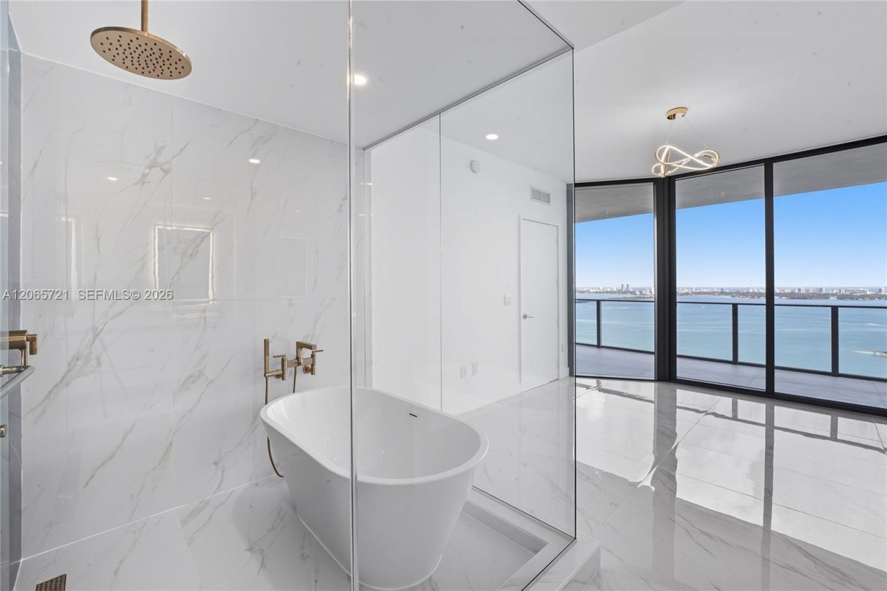 700 NE 24th St , Unit 3502, Miami, FL 33137 Photo