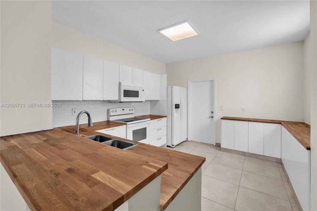 3698 San Simeon Cir , Weston, FL 33331 Photo
