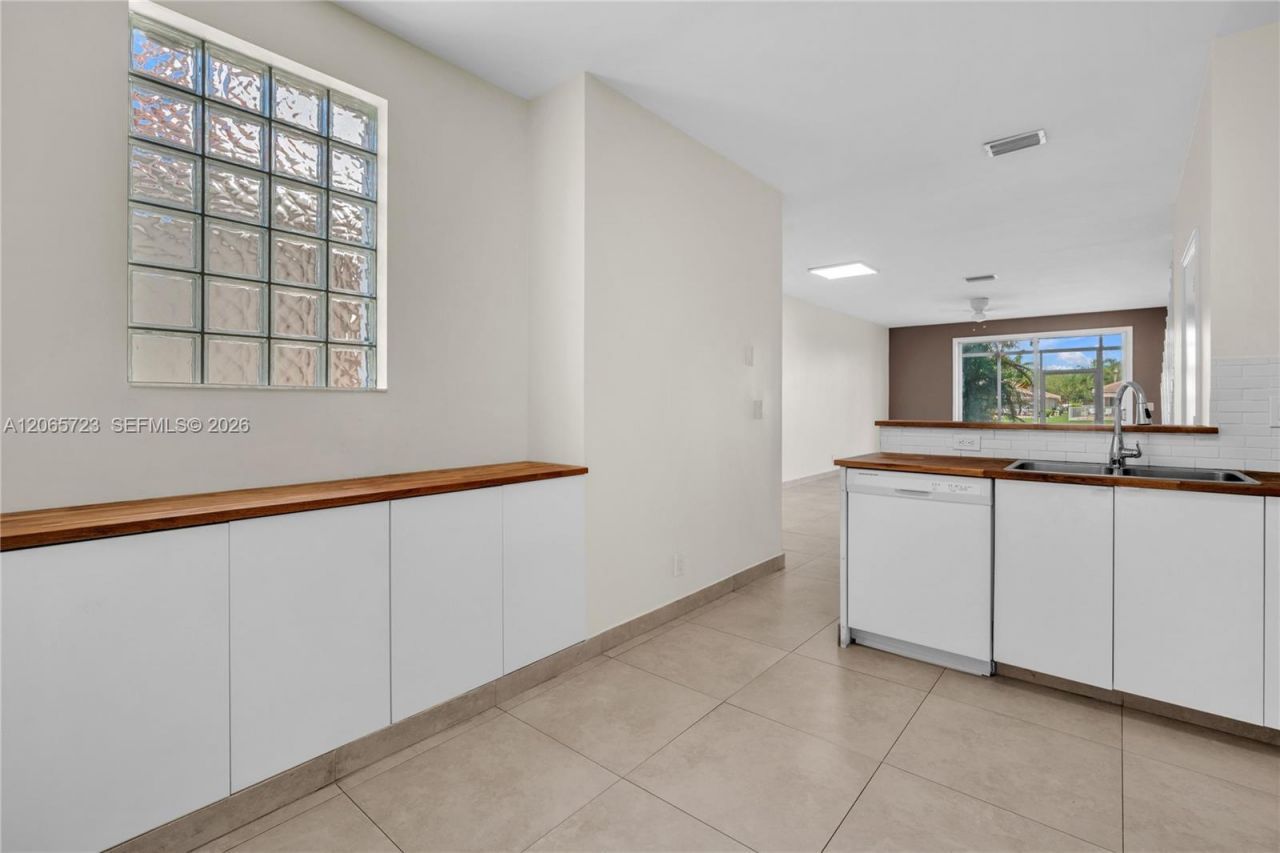 3698 San Simeon Cir , Weston, FL 33331 Photo