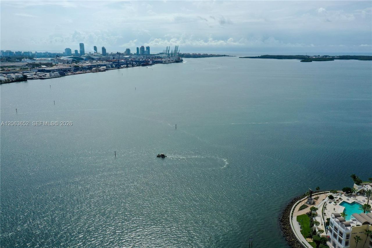 888 Brickell Key Dr, Unit 512, Miami, FL 33131 Photo