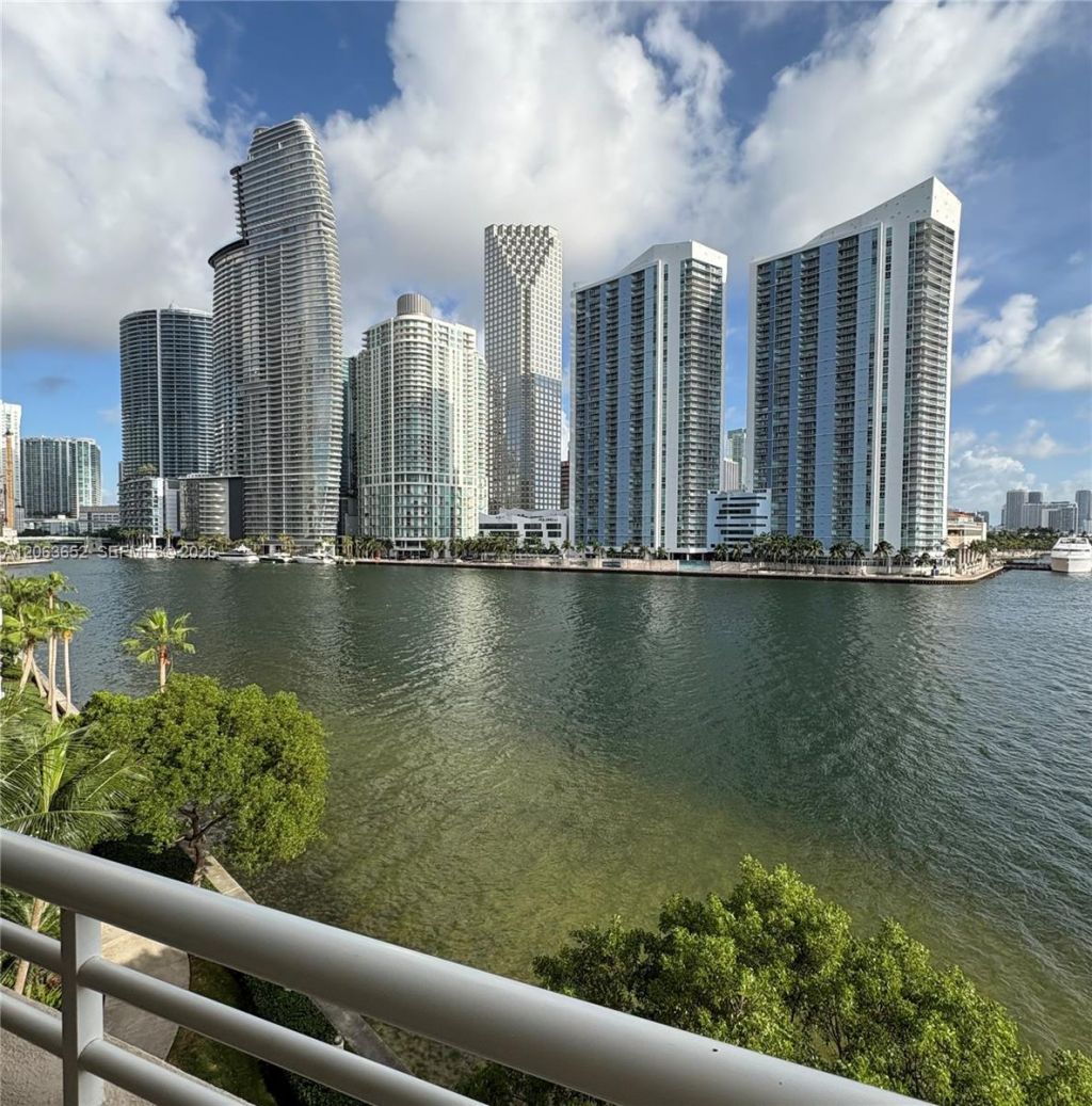 888 Brickell Key Dr, Unit 512, Miami, FL 33131 Photo