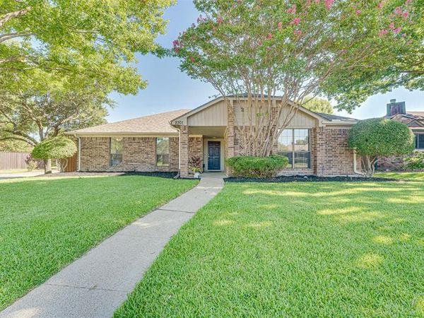 2301 University Drive, Rowlett, TX 75088