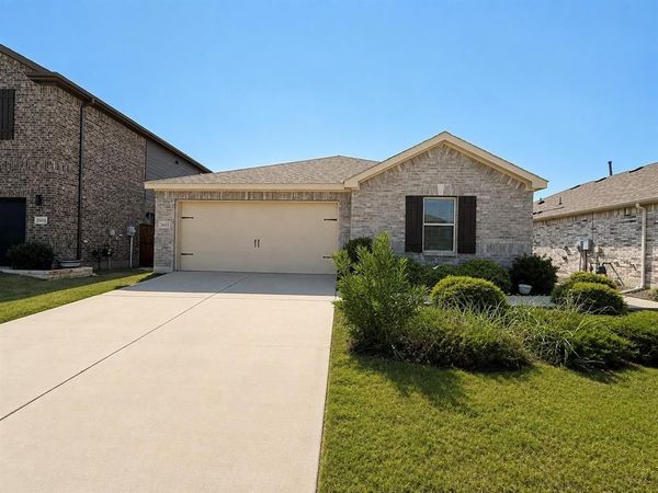 2605 Wesley Avenue, Aubrey, TX 76227