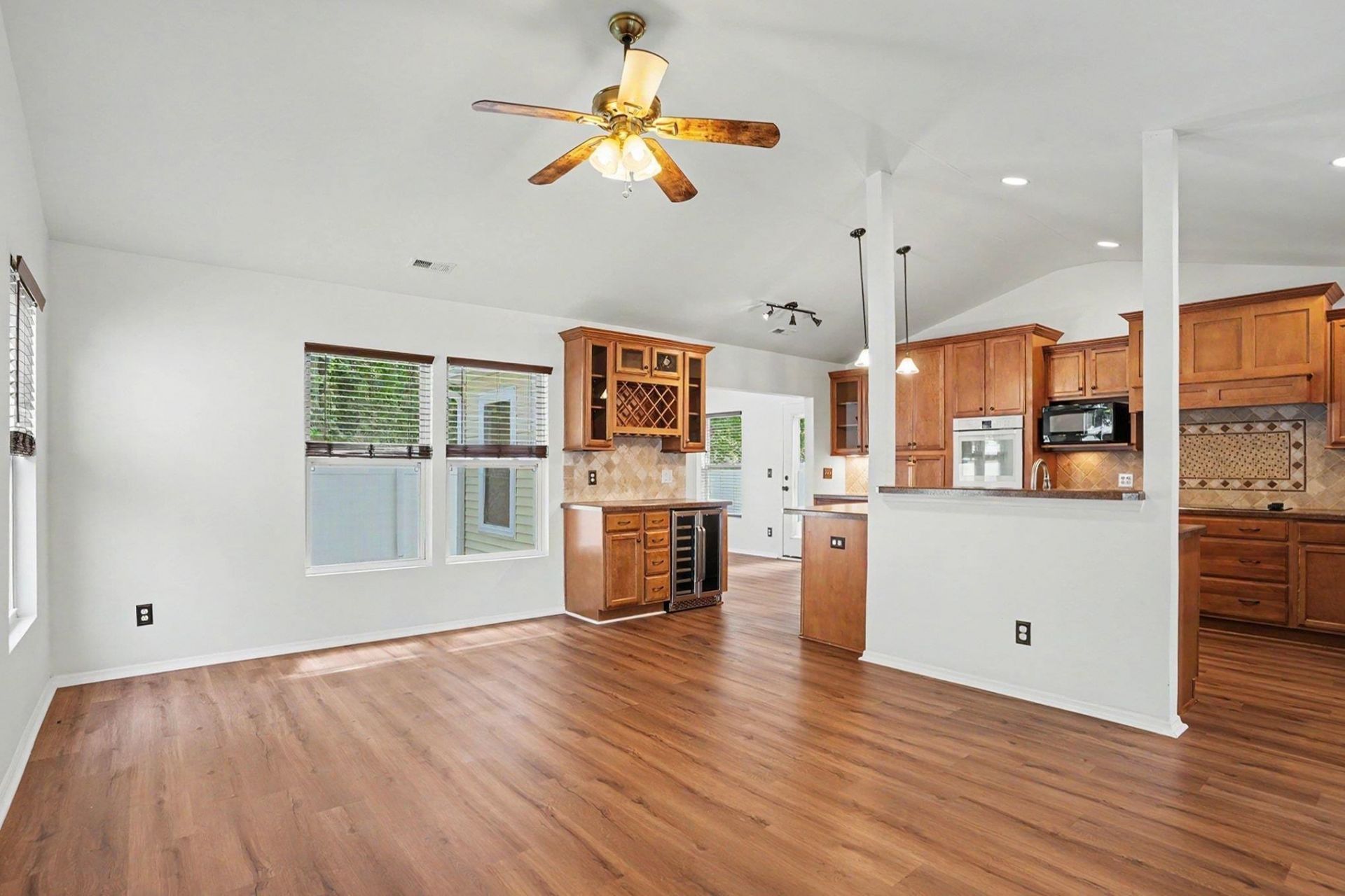 420 Bellegrove Dr. Photo 10