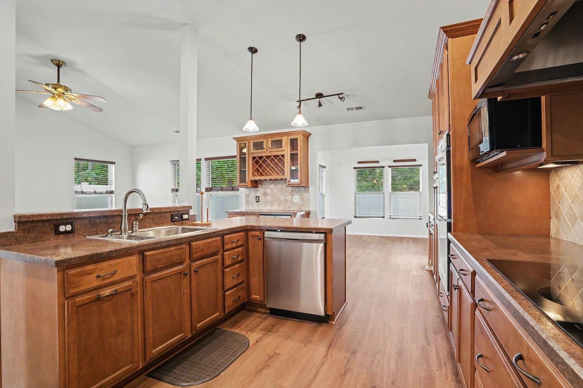 420 Bellegrove Dr. Photo 12