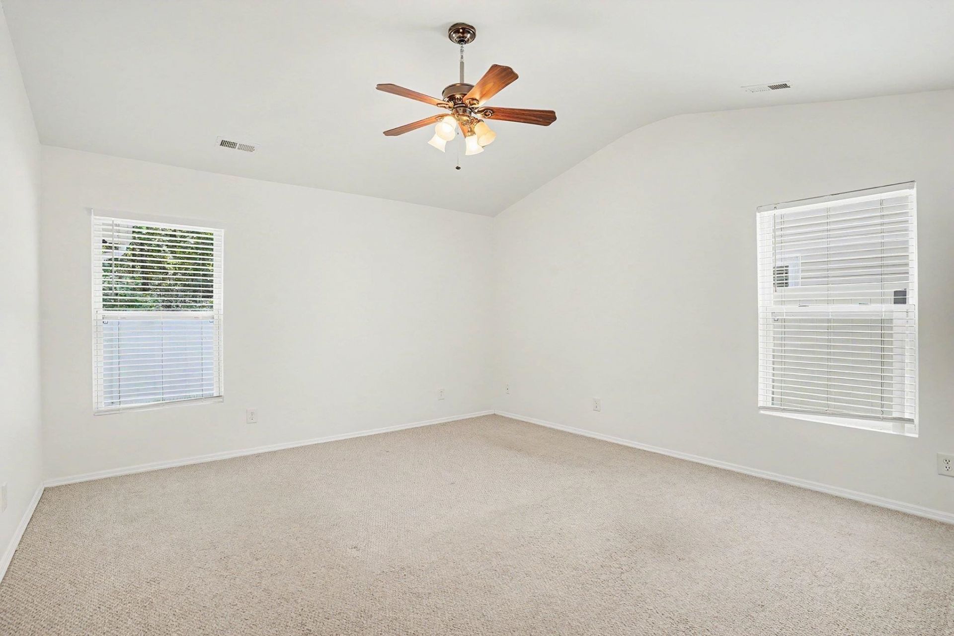 420 Bellegrove Dr. Photo 18