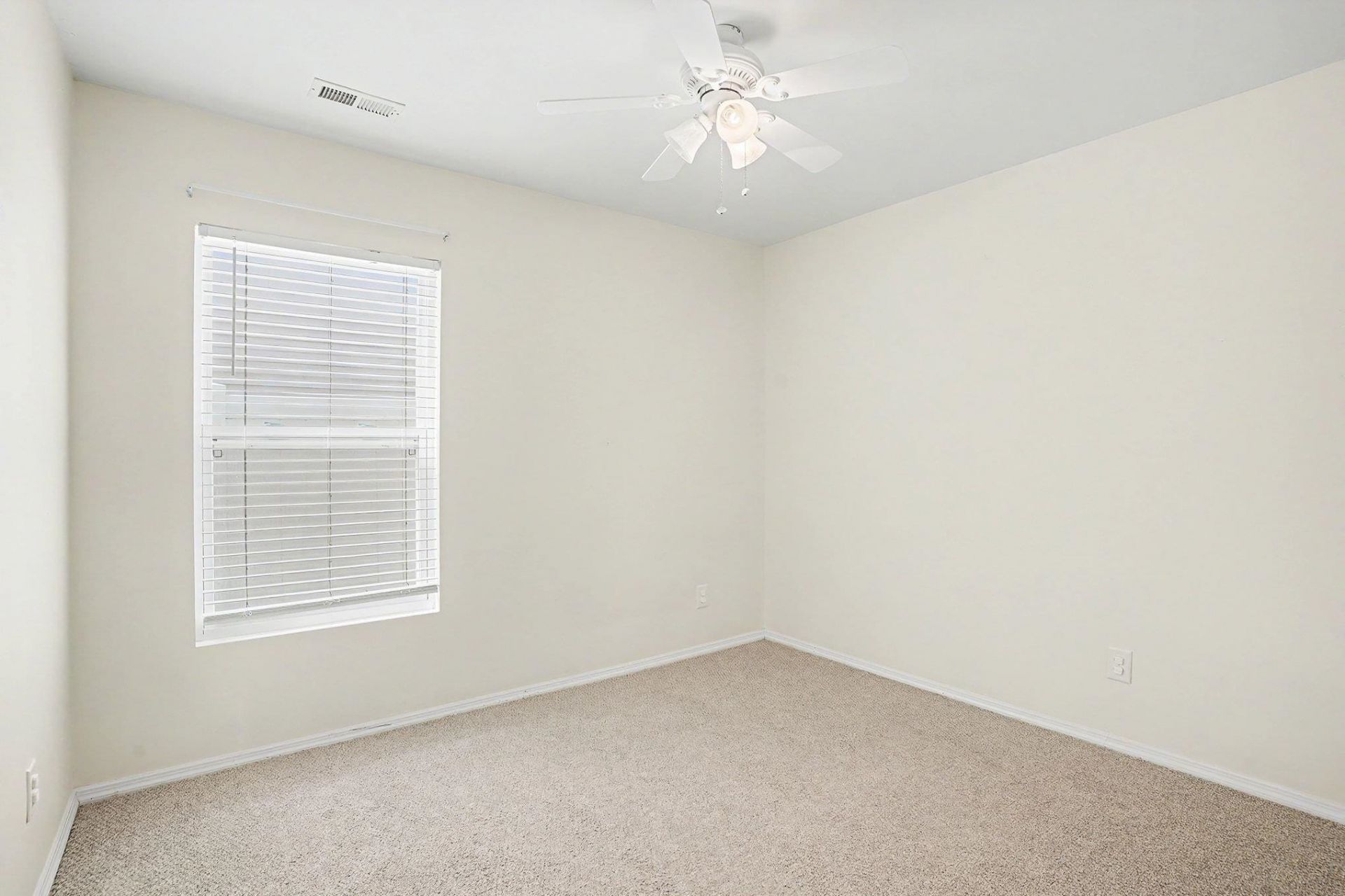 420 Bellegrove Dr. Photo 22