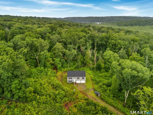1114 East Lake, Montville, CT 06370