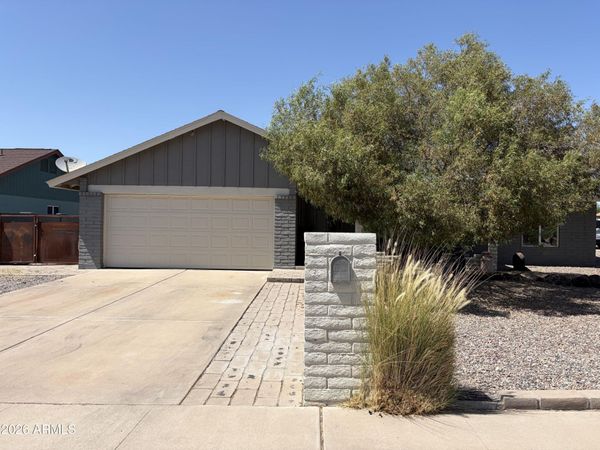 3916 W ASTER Drive, Phoenix, AZ 85029