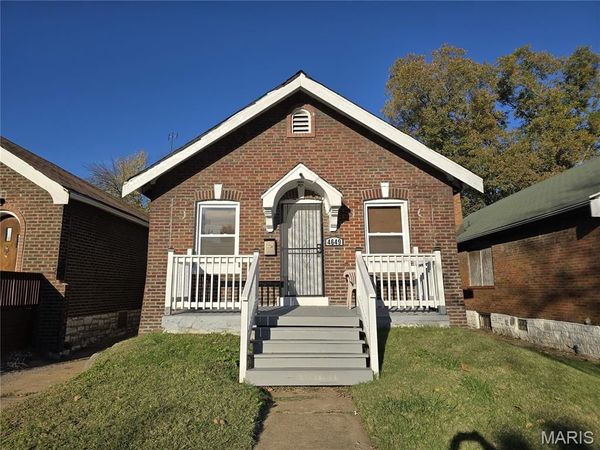 4649 Lee Avenue, St Louis, MO 63115