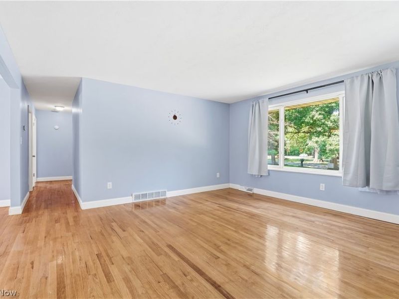 8985 Big Creek Parkway, Strongsville, OH 44149 Photo 10