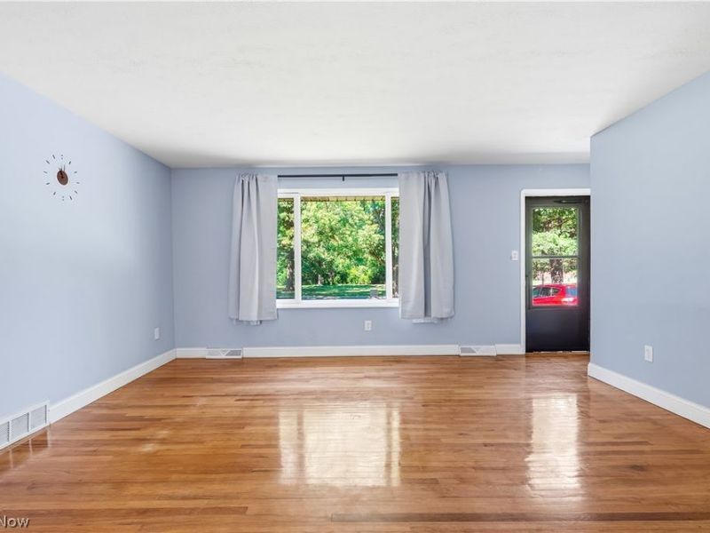 8985 Big Creek Parkway, Strongsville, OH 44149 Photo 11