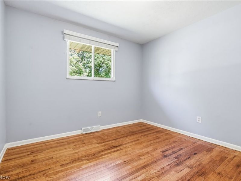 8985 Big Creek Parkway, Strongsville, OH 44149 Photo 19
