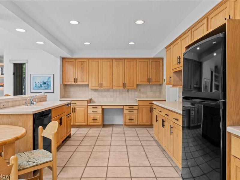 23891 Letchworth Road, Beachwood, OH 44122 Photo 11