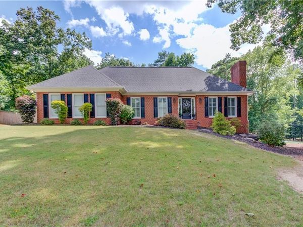 3441 Knollwood Court , Buford, GA 30519
