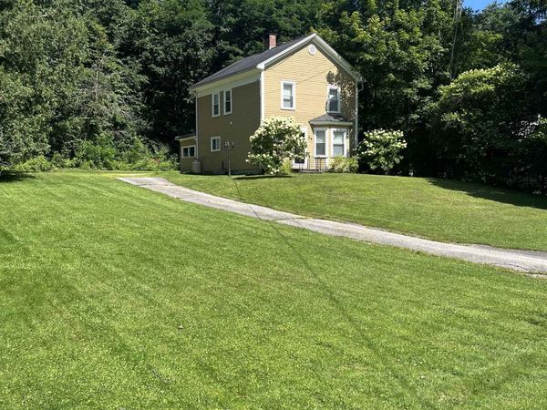 24 Pleasant Street, Proctor, VT 05765