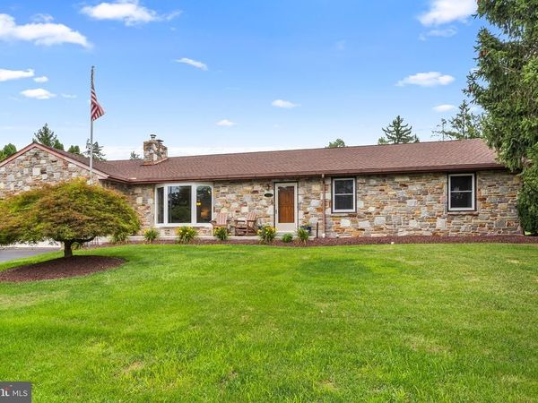 PENNSBURG, PA 18073