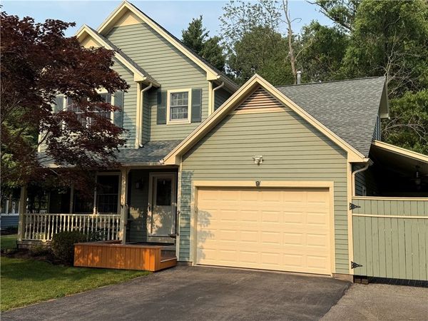 9 Wisteria Lane , Rochester, NY 14617