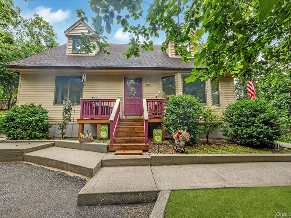 21 Sams Path, Rocky Point, NY 11778