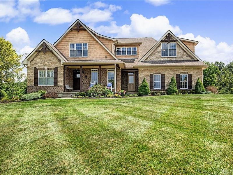 196 Blue Jay Way, Chester Township, OH 45177 Photo 2
