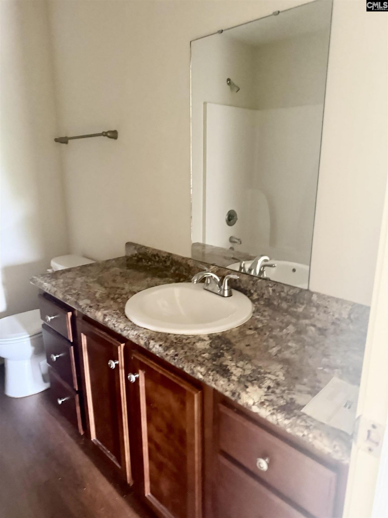522 Menlo Drive  Photo 4